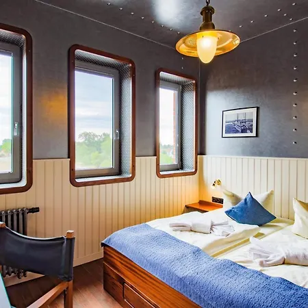 Doemitzer Hafen 3* Dömitz