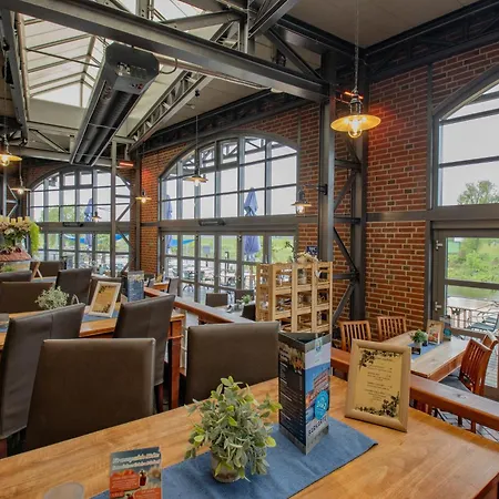 Hotel Doemitzer Hafen 3*